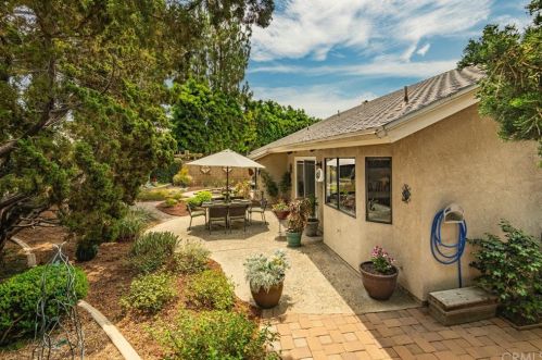 8 Dorchester, Irvine CA  92620-2614 exterior