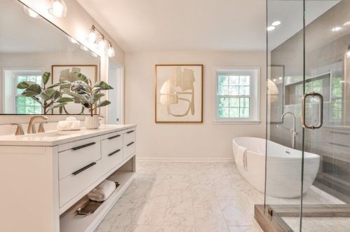 3911 Edenton Ct, Atlanta GA  30319-1883 exterior