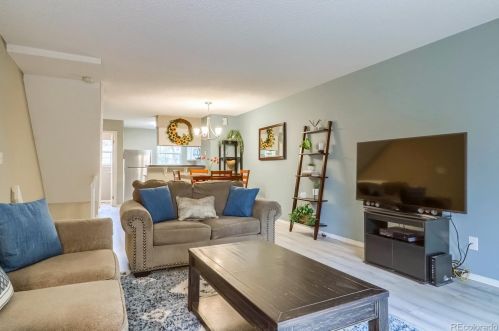 11894 Kepner Dr, Aurora CO 80012-3285 exterior