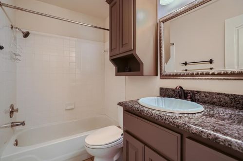 8717 Copano Dr, Austin TX  78749-3886 exterior