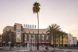 120 Harbor Blvd, Anaheim CA  92805-2558 exterior