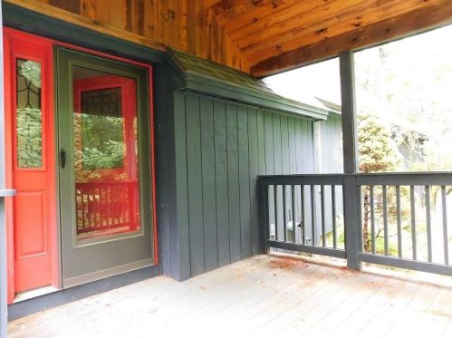 52 Moharimet Dr, Dover, NH 03823-7579
