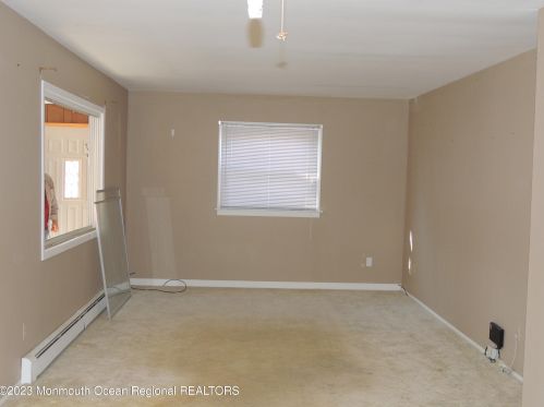 18 Holly Ct, Lakehurst, NJ