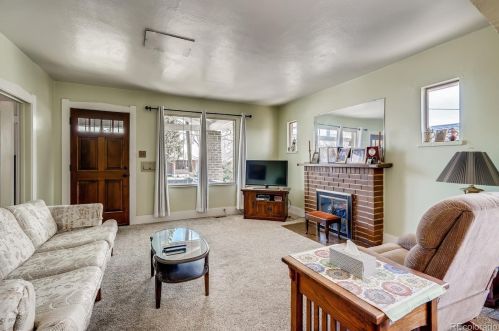 2627 Irving St, Denver, CO 80219-5828