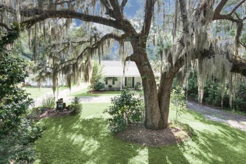 120 Winoca Dr, Midway, GA 31320-4325