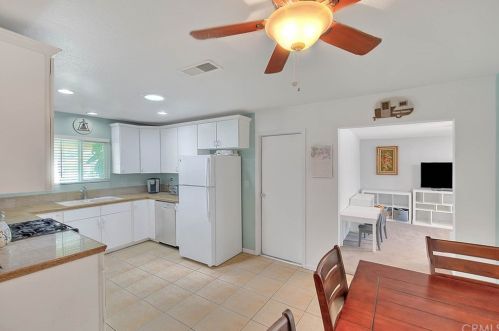 4046 Columbia Ave, Riverside CA  92501-1526 exterior