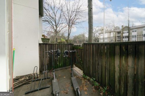 15 Finch Dr, Atlanta GA  30308-6501 exterior