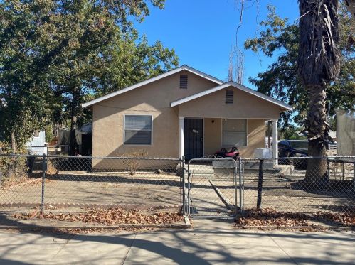 445 Yosemite Ave, Modesto, CA 95351-3237