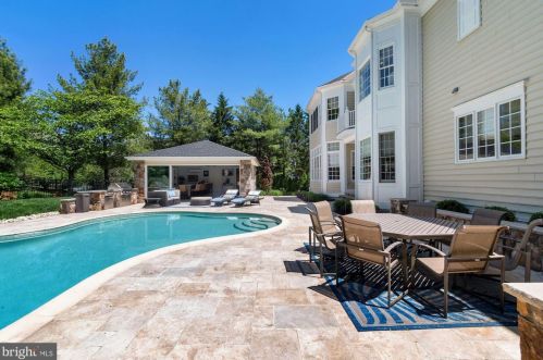 1500 Sandy Glenn Pl, Sandy Spring MD  20860-3007 exterior