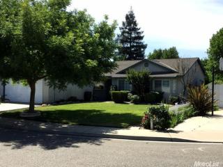 1884 Filmore Way, Turlock, CA 95382-8942
