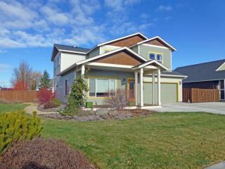 1453 Spruce Ave, Eagle Crest, OR 97756-1180