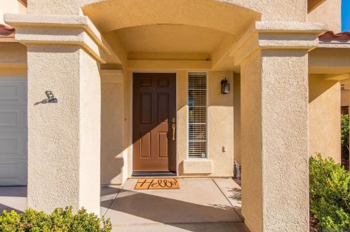 5088 Mendip St, Oceanside, CA 92057-1851