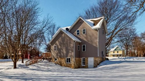 501 Warren Ave, Cherry Grove, MN 55975-1131