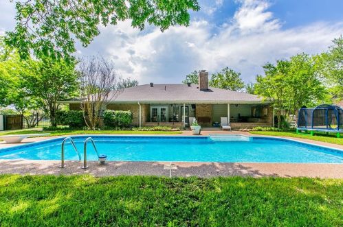 6108 Ridge Rd, Fort Worth TX  76135-1342 exterior