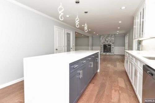515 Anderson Ave, Wood-Ridge NJ  07075-2309 exterior