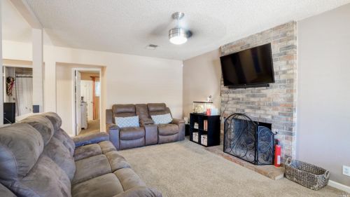 491 Klamath Dr, Vacaville, CA 95687-5818