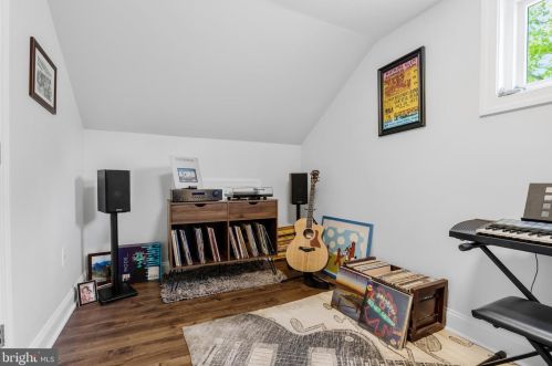 232 Elm Ave, Tavistock NJ 08033-2535 exterior