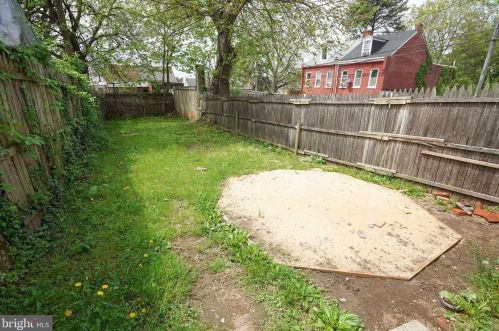 404 Beaver St, Lancaster PA  17603-5604 exterior