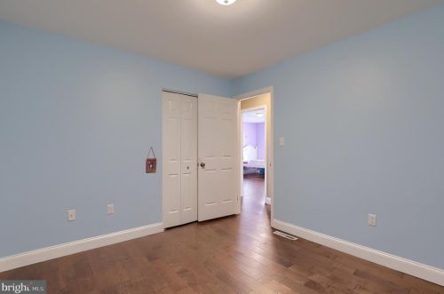 1551 Dunmore Dr, Lancaster PA  17602-1247 exterior