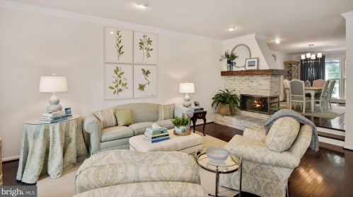 1382 Heritage Oak Way, Herndon, VA 20194-1902