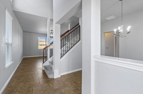 170 Kingfisher Ln, Uhland, TX 78640-4521