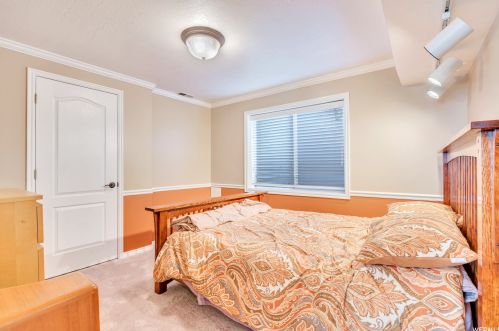 940 Johnsonway Dr, Sandy UT 84094-6346 exterior