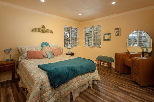 10140 Olympic Blvd, Truckee CA  96161-1701 exterior
