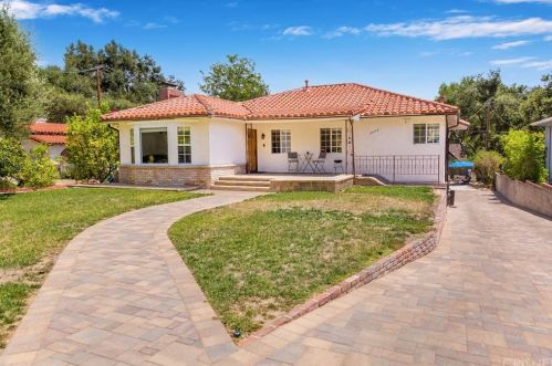 2404 Hermosita Dr, Glendale, CA 91208-1935