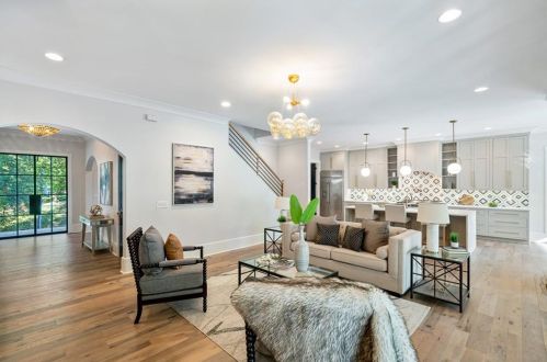 2731 Arden Rd, Atlanta GA  30305-1913 exterior