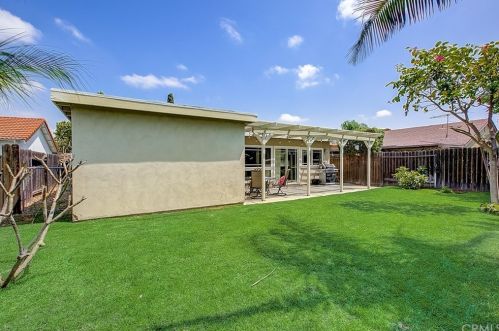 5004 Holbrook St, Anaheim CA  92807-1011 exterior