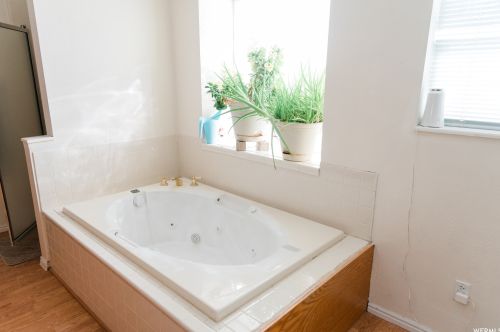 1080 Grandview Dr, Providence UT 84332-9317 exterior