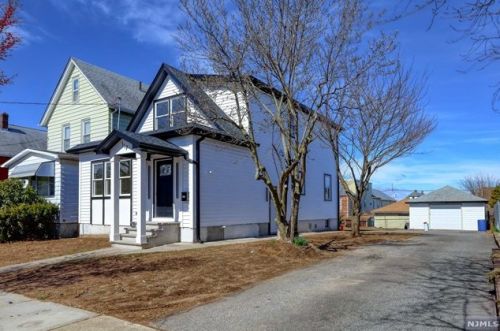 119 Dewey St, Outwater, NJ 07026-2305