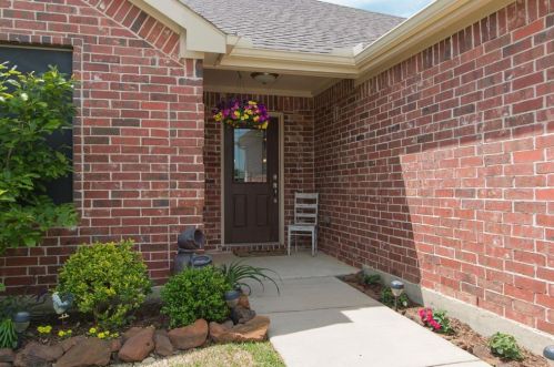 345 Valley Dr, Aubrey, TX 76227-6288
