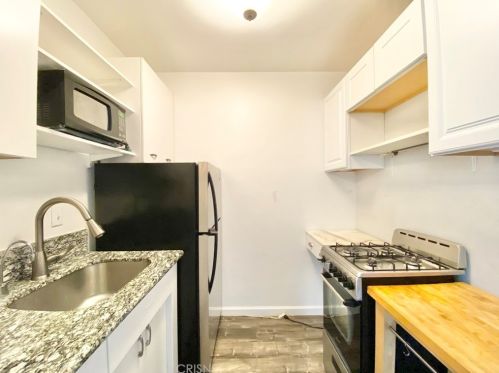 354 Elk Ave, Glendale CA  91204-1631 exterior