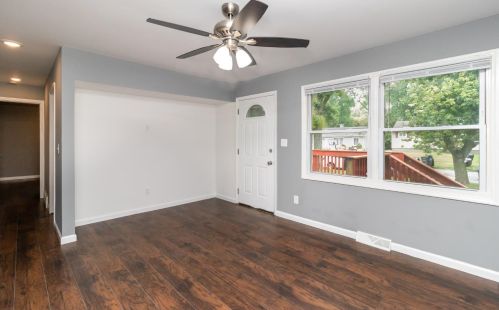 4140 Swift St, Hobart, IN 46342-1551