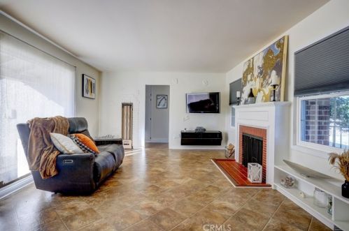 2062 Flower St, Santa Ana CA 92706-1928 exterior