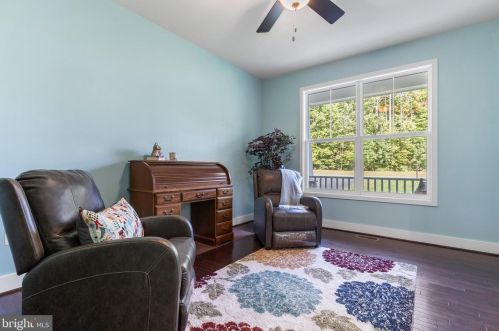 35 Boxwood Dr, Fredericksburg, VA 22406-4896