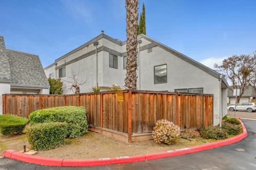 100 Portola Way, Tracy CA  95376-2167 exterior