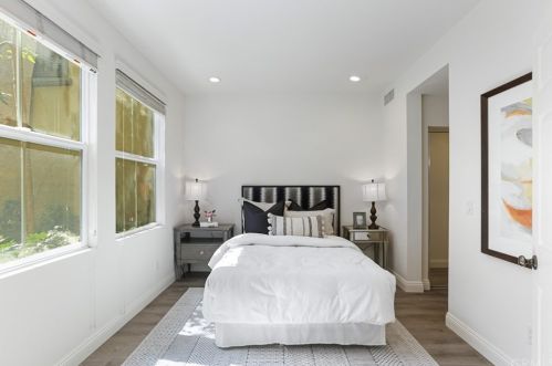 127 Danbrook, Irvine CA  92603-1024 exterior