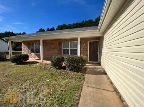 137 Whistle Way, Locust Grove GA  30248-2066 exterior