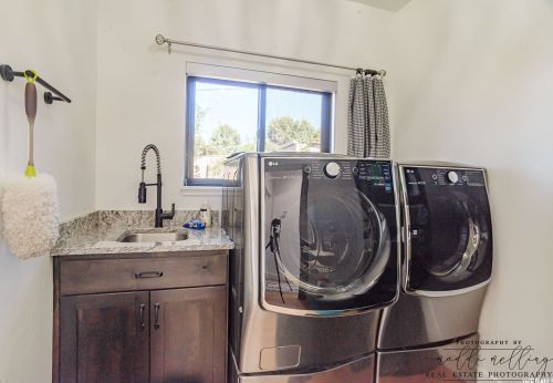 77 Columbia Way, Cedar City UT exterior