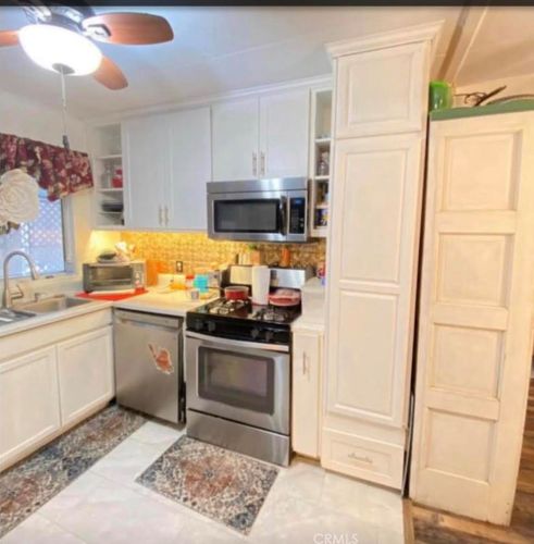 1218 Cleveland Ave, Madera, CA 93638-2269