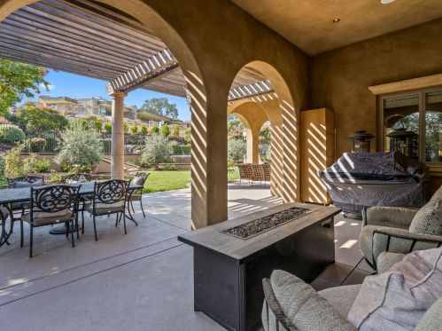 4750 Gresham Dr, Folsom CA  95762-7700 exterior