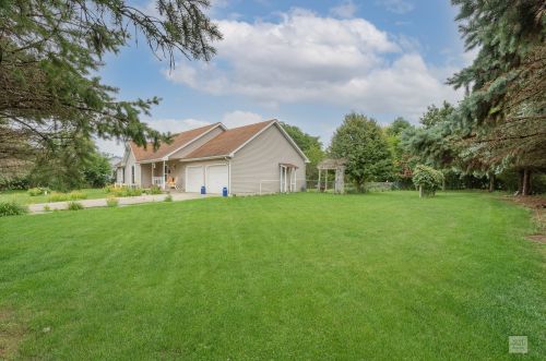 4082 2370th Rd, Norway, IL 60551-9745