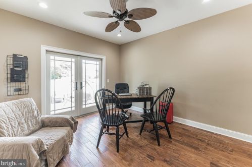 74 Wolf Dr, Trenton NJ 08610-1125 exterior