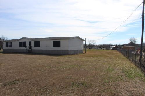 220 Chapel Hill Ln, Waxahachie, TX 75165-6774