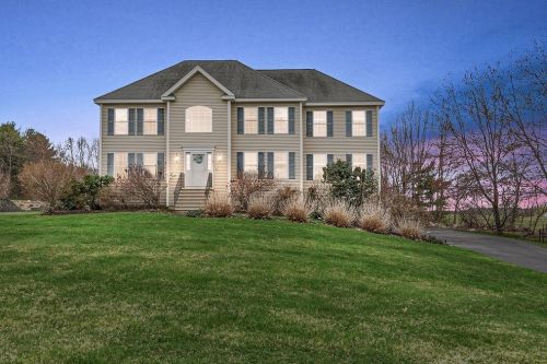 40 Susan Dr, Pelham, NH 03076-3571