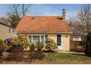130 Abbott Ave, Warwick, RI 02886-8904