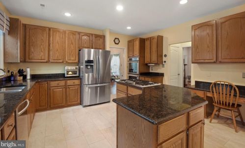 704 Pebble Bch Dr, Silver Spring MD 20904-3576 exterior