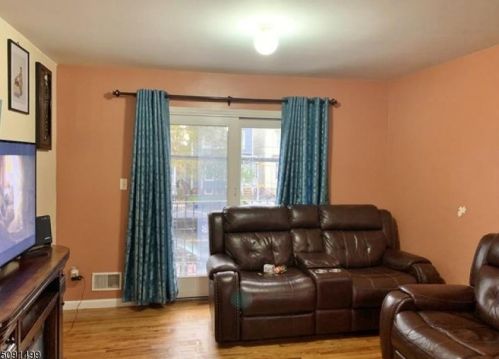 317 Summer Ave, Newark, NJ 07104-2810